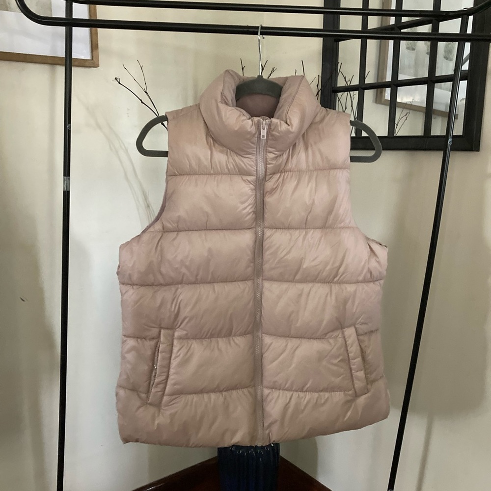 Old navy puffer vest